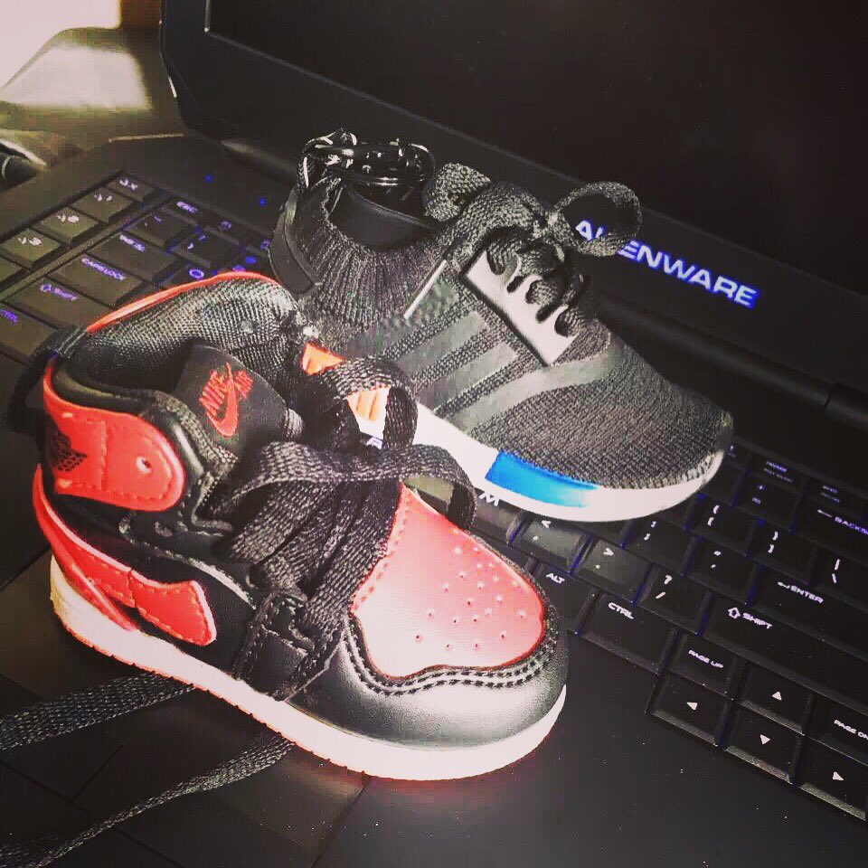 yesrepjerseysru's tweet photo. 3D Mini Sneaker Mould Power Bank&amp;Keychain AJ1 Black&amp;Red, Adidas NMD 💰$13.88-$19.88 #Adidasnmd #aj1 #yesrepjerseys https://t.co/3rQGLhxtKf