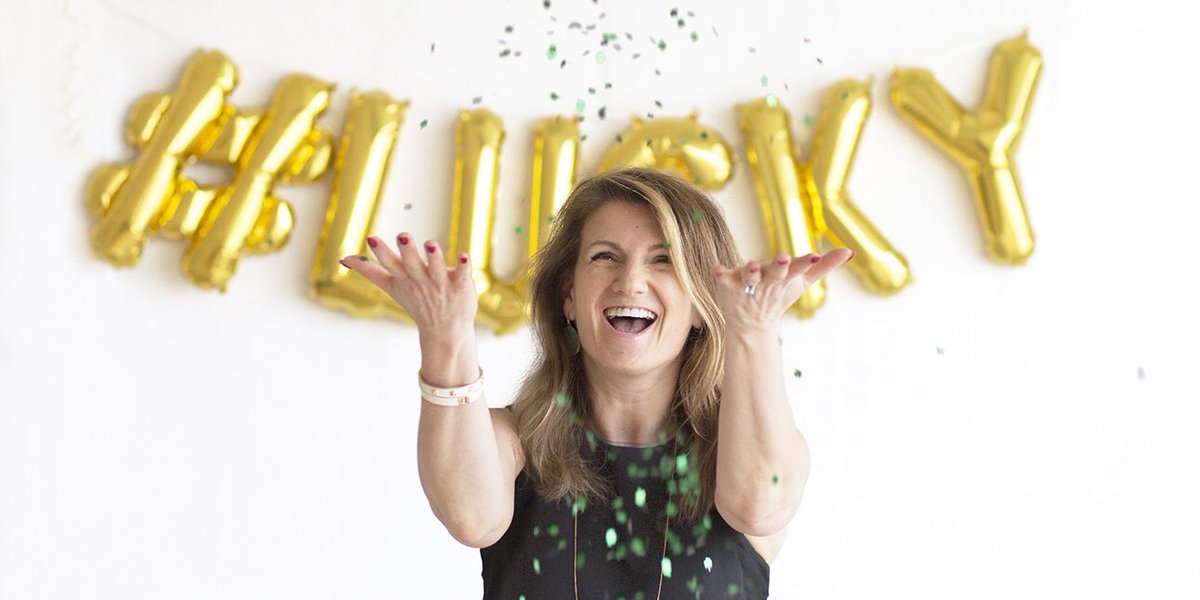 havertys's tweet photo. Happy #StPatricksDay 🍀💋! #lucky #spreadtheluck https://t.co/T4qV9Ivc8H