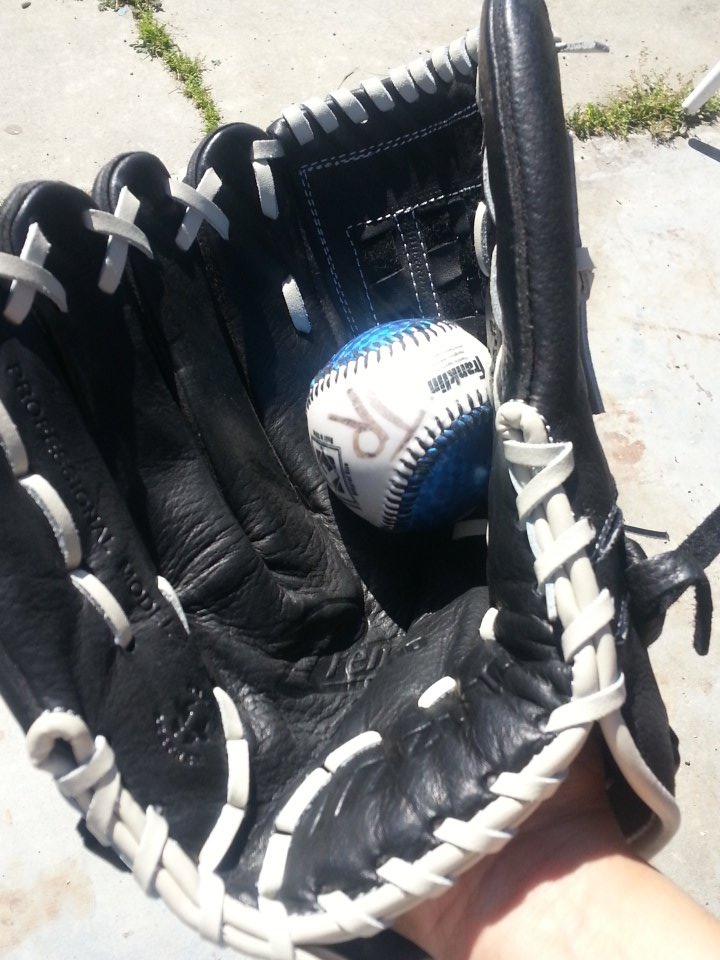 vbgirlie's tweet image. Playing catch with Jr 😍⚾ #imalefty