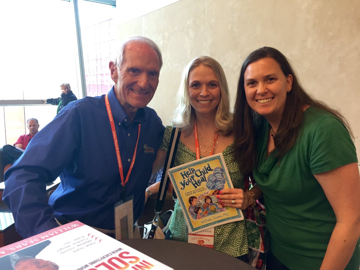 kmullaney4's tweet photo. It was so nice to meet you Dr Sears!! #healthyliving #JPconference #healthykids #feedyourkidsfruitsandveggies https://t.co/Jij98fq6I7