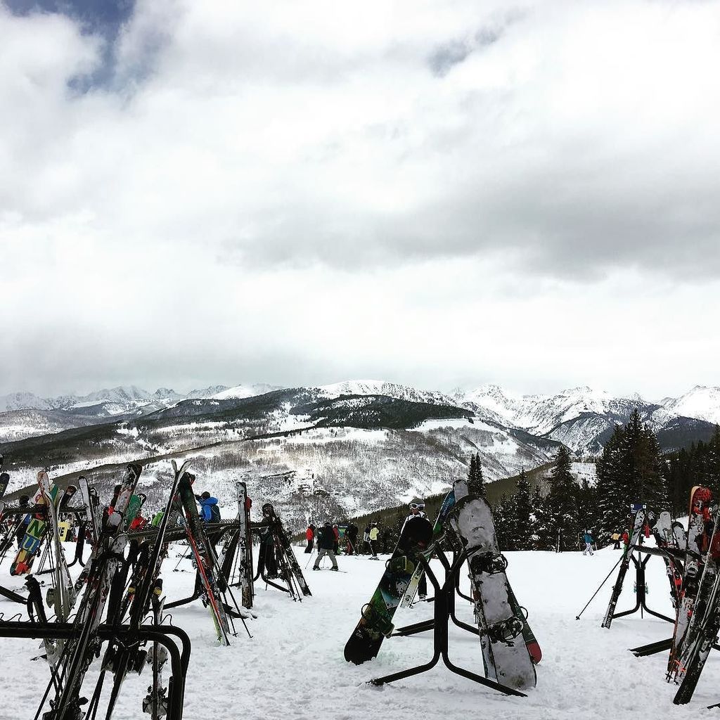 mark_artim's tweet photo. Now your talkin! #vail #skiingisbetterthanworking https://t.co/EeKZyTQQcV https://t.co/AuQXDLV4fB