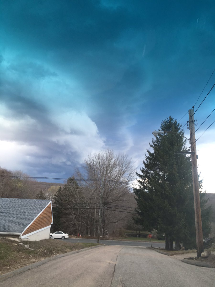 colleenrix's tweet photo. @DanAmarante sky over  Montville https://t.co/tjrIxim68D