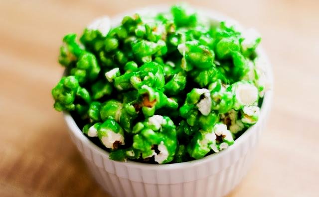 trailsendsnacks's tweet image. Happy #StPatricksDay! ☘🍿 Here's a recipe to turn your #TrailsEndPopcorn green: bit.ly/1RQBAAN @fooddotcom