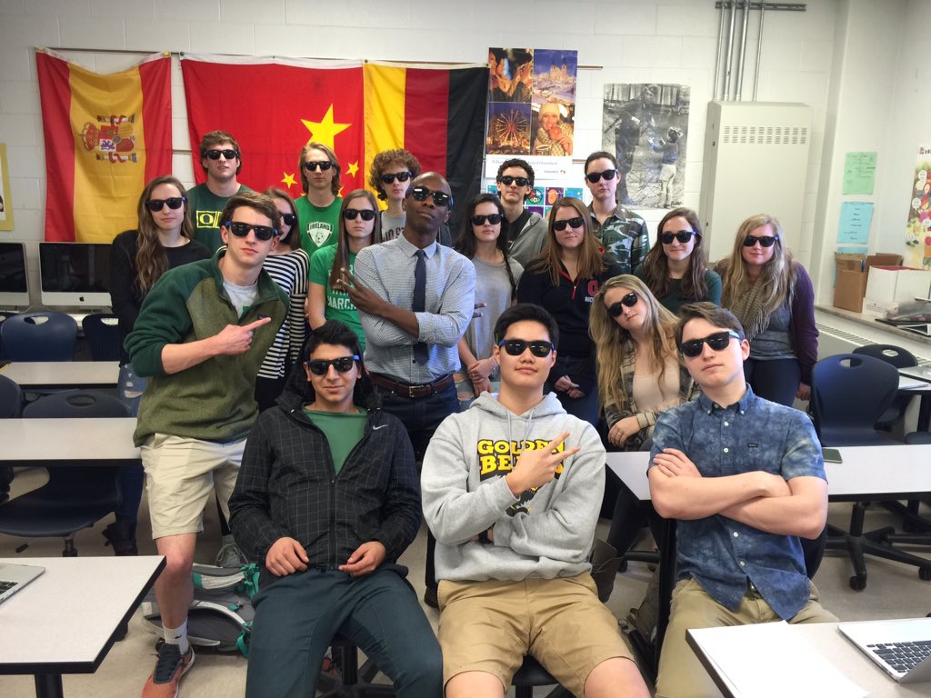 uas_council's tweet photo. S/O to @UAHS_Hayes_IH for sporting those sprang break shades!☀️🌊 https://t.co/FHYRcCIWpe