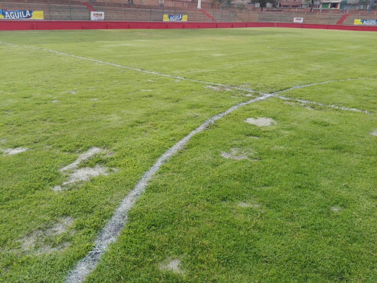 Inaceptable que el <a href="/TorneoAguila/">50 Sombras de Grey</a> de <a href="/Dimayor/">DIMAYOR</a> se juegue en esta cancha (Soacha) Futbol Profesional??