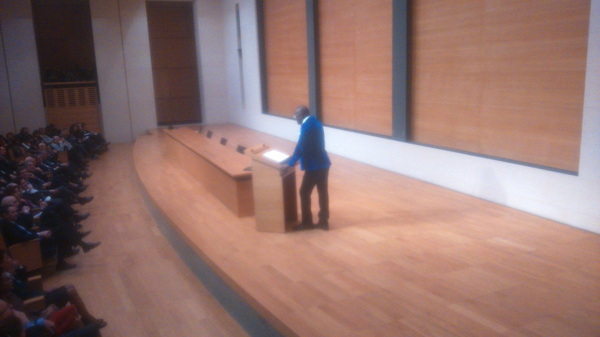 CEboule's tweet photo. Debut de la leçon inaugurale d'Alain Mabanckou au Collège de France. "Le mythe de L'Europe. Un mythe dur..." https://t.co/9ZgVKDyTuq