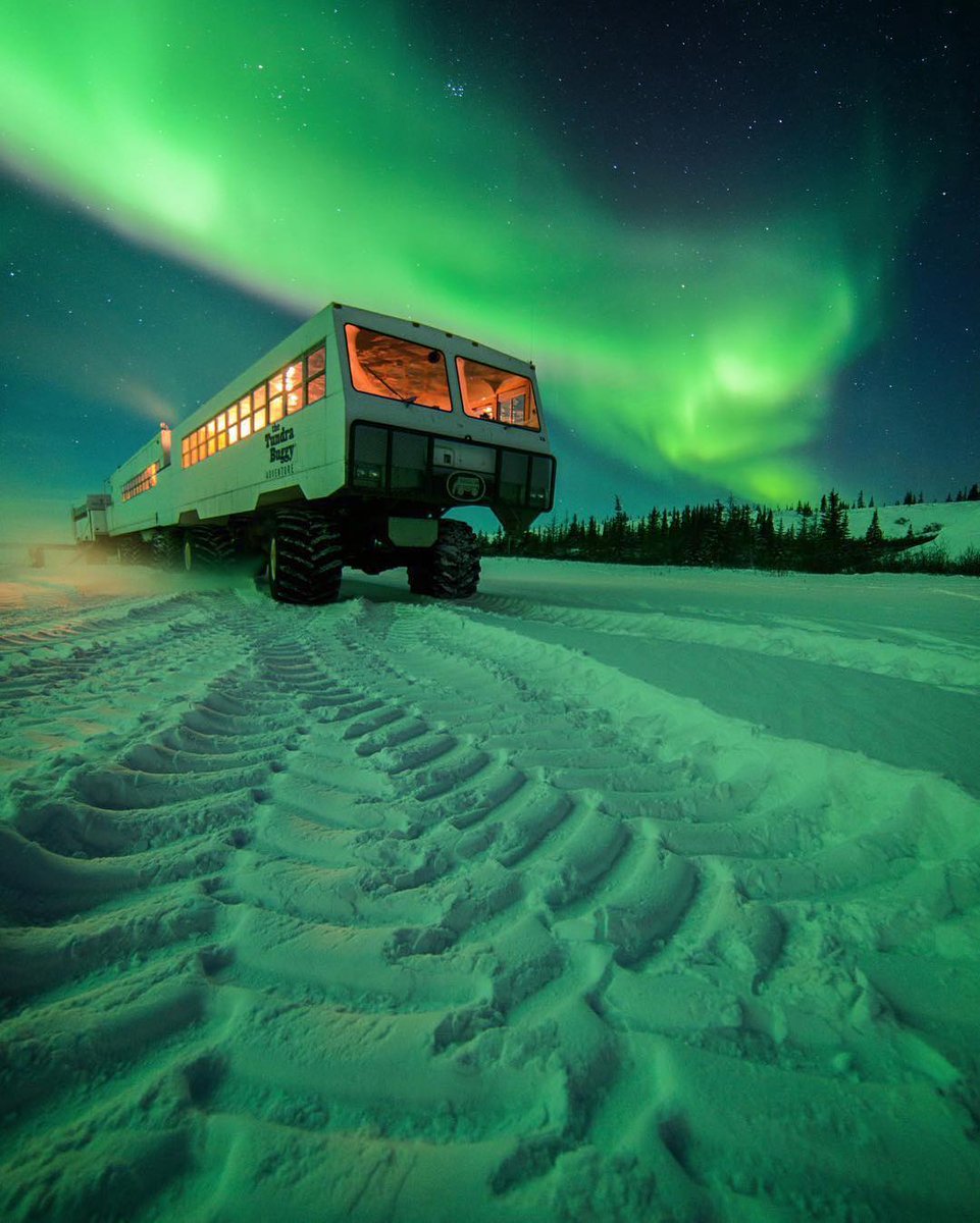 ExploreCanada's tweet image. 🍀 Happy St Patrick&apos;s Day from Manitoba&apos;s green skies! IG 📷 colemoszy  #ExploreCanada