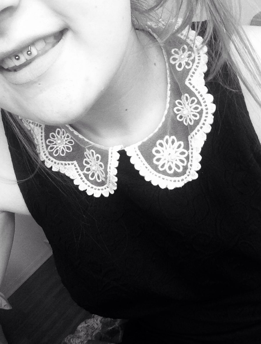 0mglauren's tweet photo. smiley piercing🙃💉 https://t.co/6qAsivwdbU