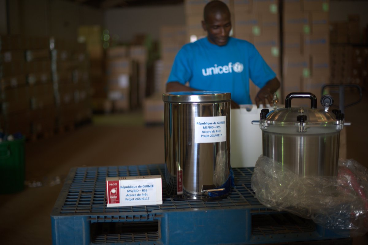 UNICEFGuinea's tweet image. Laboratory supplies arrive in Guinea to strengthen the health system weakened by #Ebola #IslamicDevelopmentBank