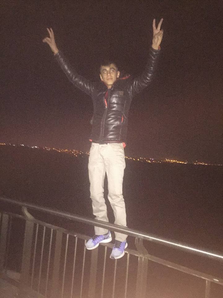 Bilirimki şuan ordan tek başına izliyosun ama merak etme yakında yanında olucaz güzel kalpli insan :))