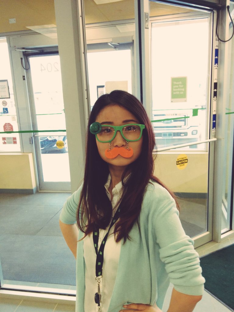 TdHamptons's tweet photo. Yingsha is ready to help our customers find their pot o' gold!! @HeatherWagnerTD @BrianGervais_TD #htww1forum https://t.co/w6cPKTIYE1