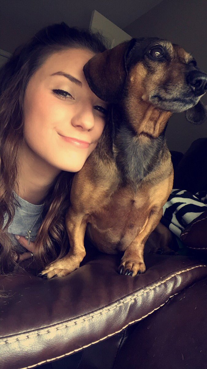 MadisonRiley322's tweet photo. ☘🍀💚☘🍀💚☘🍀💚☘🍀💚☘🍀 pretty lucky to have this one in my life #whenyoursingle #foreverdatingmydog https://t.co/4hl1bK2w4b
