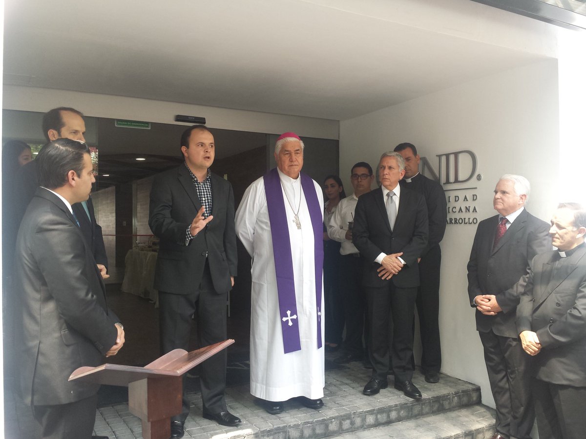 RedUNID's tweet photo. Representante de la secretaria de educación ofreció palabras por la reinaguración de la @UNID_Mty https://t.co/0bcin1REAA