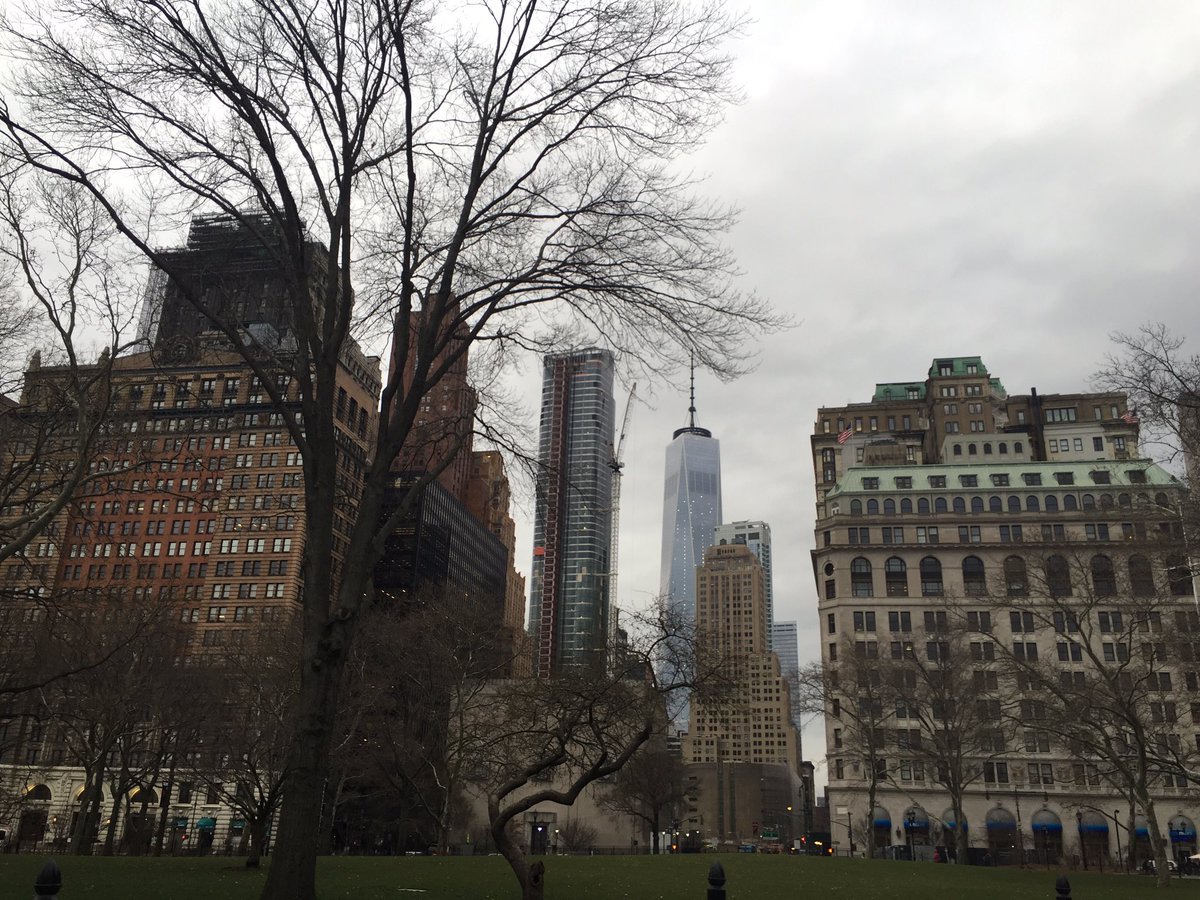 hannahm_c's tweet photo. @Ben_Burke10 #NYC #brookynbridge #manhattan #friends ❤️ https://t.co/lsm6mPgwkI