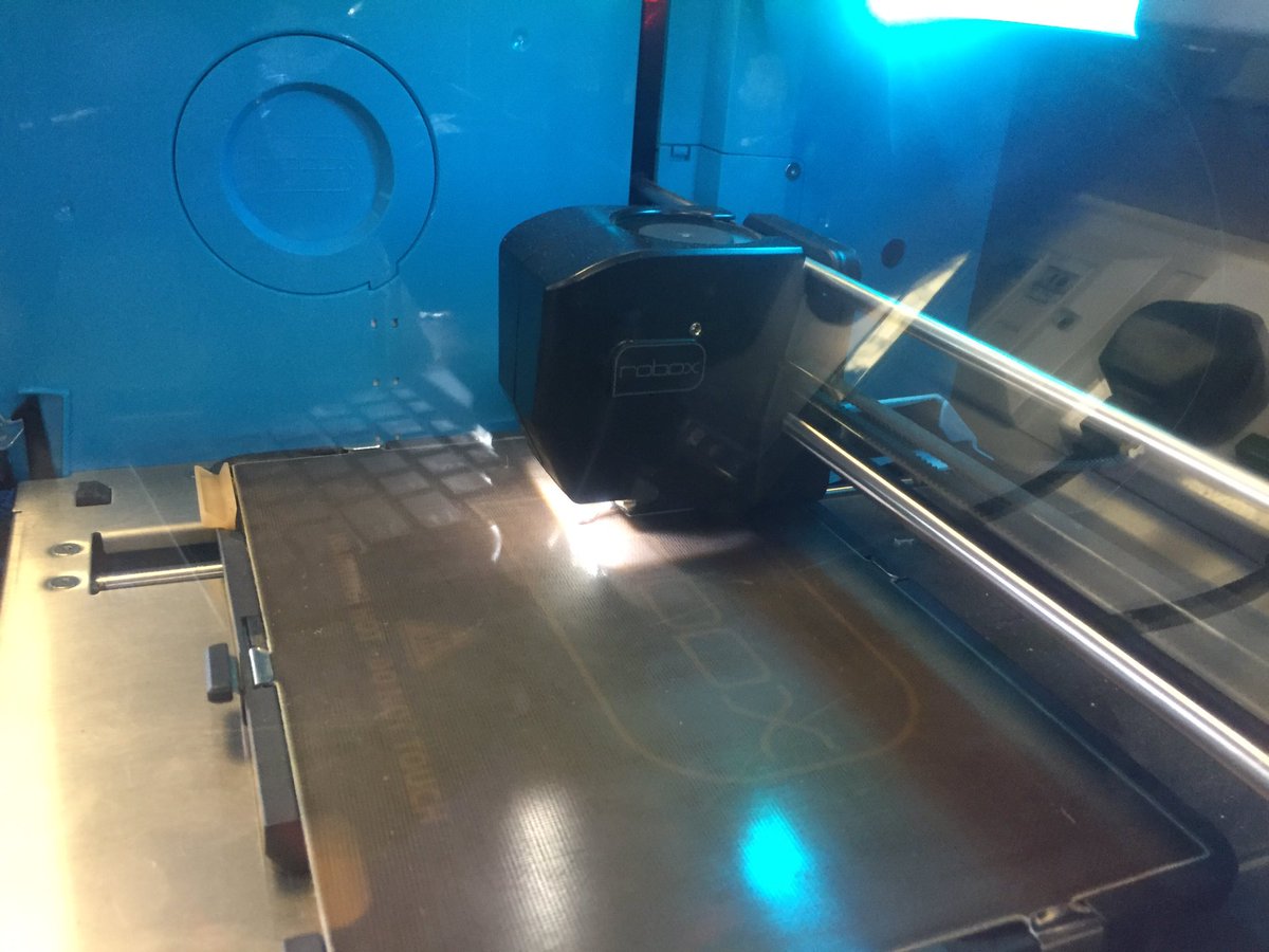 FernwoodDT's tweet photo. @FernwoodDT students loved seeing their designs printing out live on @airserver 👌🏼 #3dprinting #3dprint #dtchat 🚗💨👋🏼 https://t.co/qcwT40oyg5