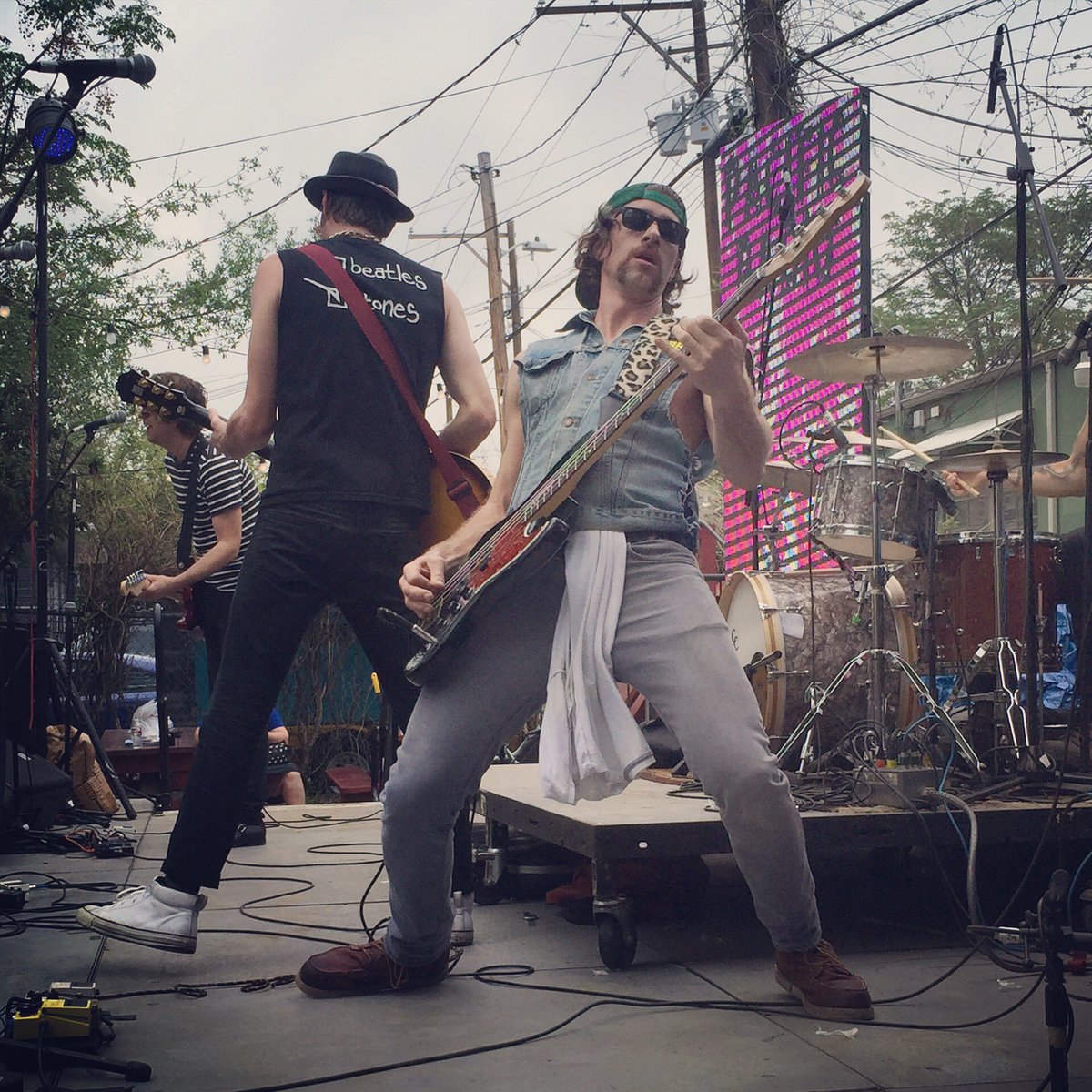 SeenMerch's tweet image. Up next, @BirdDogBand from LA! #midcoasttakeover2016 #seenmerch @midwestmusic