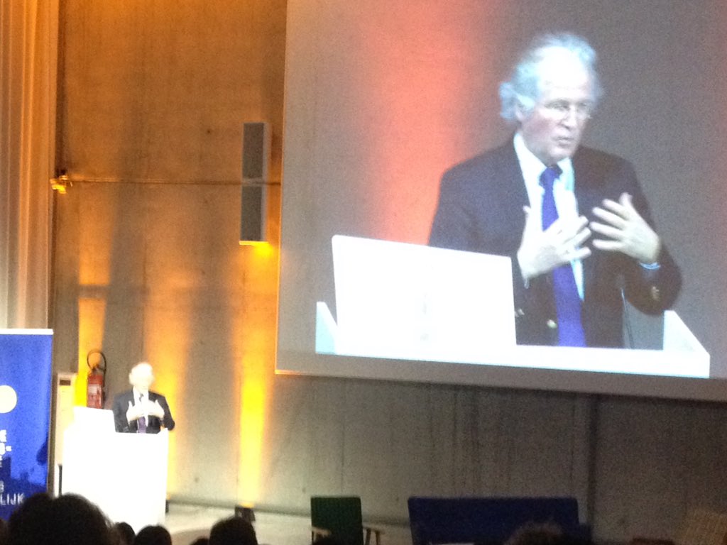DidierGosuin's tweet photo. Trois verbes pour résumer ces #BBDAYS2016 : simplifier, cibler, communiquer https://t.co/8bB6k6ZLyL