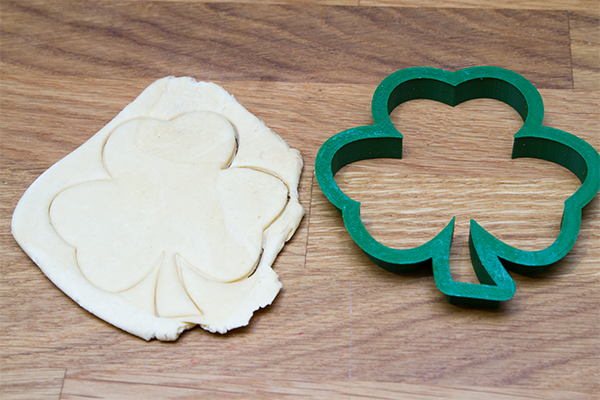 Happy St Patricks Day! Let's make cookies. Shamrock Cookie Cutter goo.gl/nKPwSO <a href="/cults3d/">Cults.</a> #stpatricksday