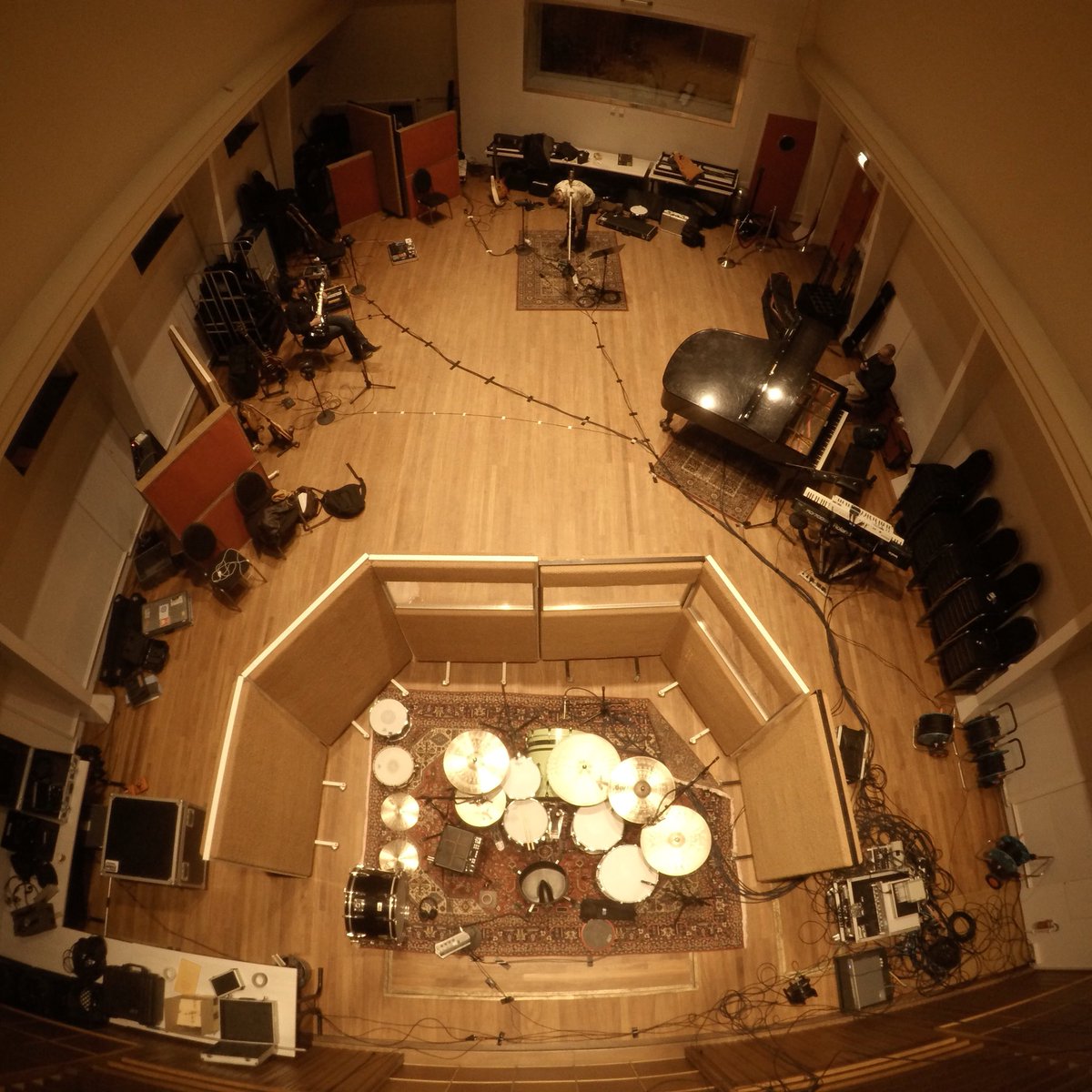 paper_motion's tweet image. We don't do 9 to 5.