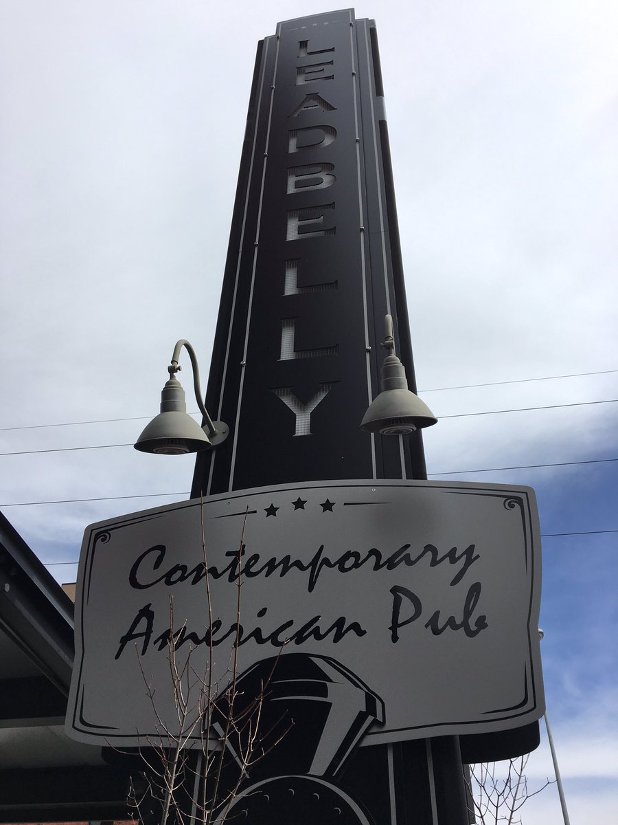 jedjedbird's tweet photo. The Raspberry Beret Chicken Sandwich at @LeadBellyLNK was outstanding! Great choice for lunch! https://t.co/0OTyJlL14Q