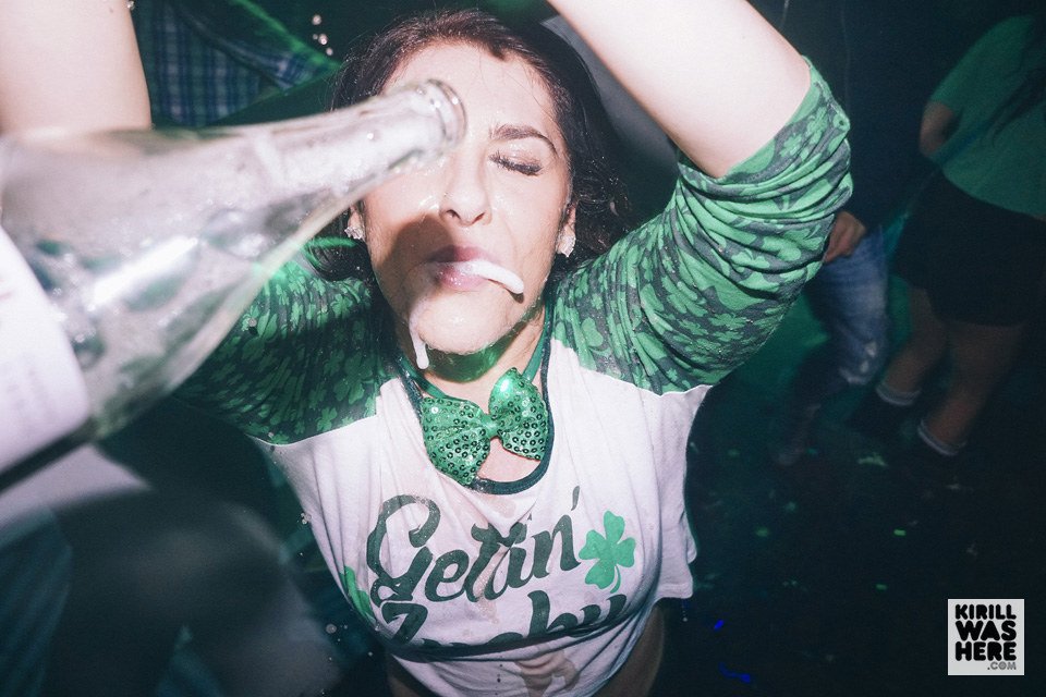 Mssonorancurves's tweet photo. #TBT to when @BarStarsInc led @kirillwashere to douse @xoshelby_vella's  "Lucky" Charms #StPatricksDay 2015 https://t.co/3qXD27nvjK