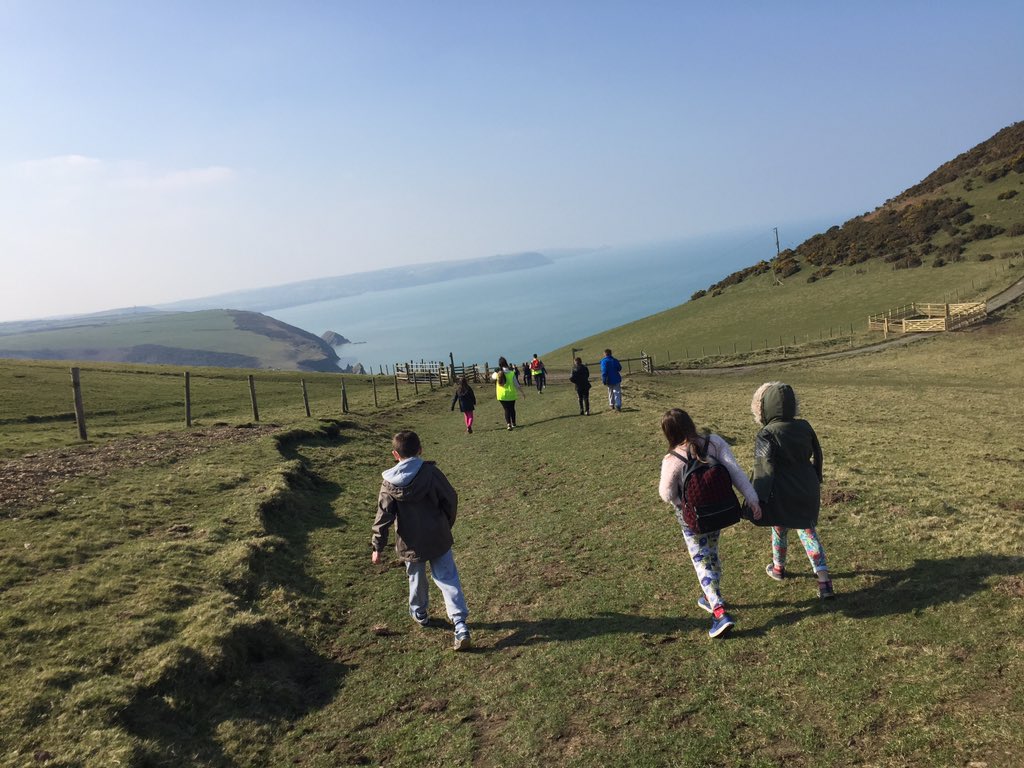 WoodyCPSaltney's tweet photo. Not so great for Mrs G though who found out that running down big hills isn't a great idea! #llangrannog #comedyfall https://t.co/A0qUDbxMe4