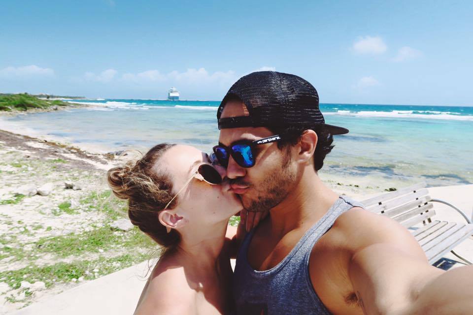 famousascupcake's tweet photo. Special #famousascupcakes Boyfriends and excouples
Carlos and Alexa Penavega https://t.co/BtaXKijSdK