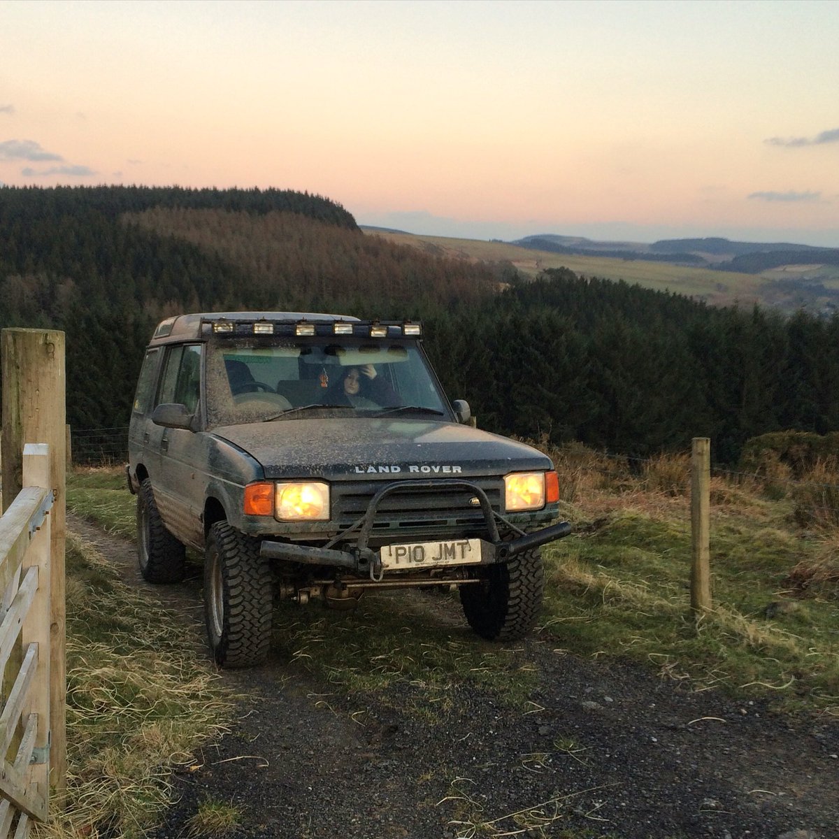Greenlaner91's tweet photo. Tonna #byway in Neath South Wales! #landrover #300tdi #greenlaning https://t.co/pzYPnQyPnv