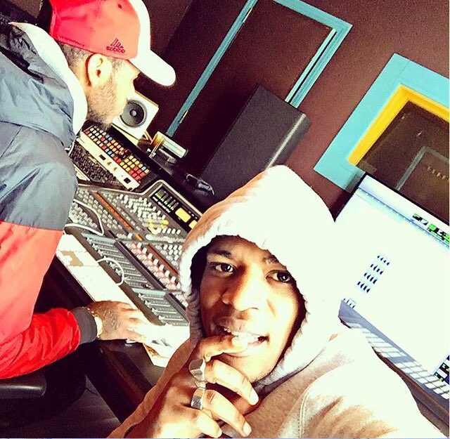Niska_Officiel's tweet photo. Aujourd'hui pendant que y en a qui profitez du soleil et bah pendant ce temps votre charo vous préparez un album... https://t.co/DUsWuIT9dL