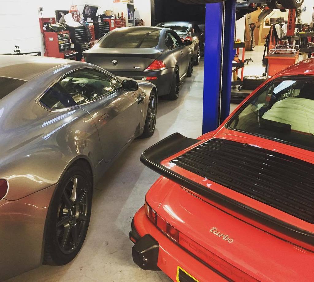 OnlyCarrera's tweet image. Nice day at the office 😇 #perfecttouchperformance #porscheturbo #930turbo #porsche930 #911turbo #aston #astonmartin…