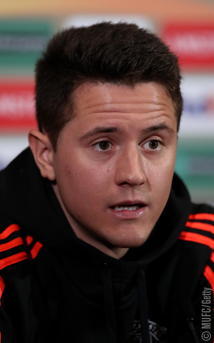 Herrera absen pada laga malam ini karena cedera pangkal paha. Van Gaal: "Kami tidak ingin mengambil resiko." #mufc
