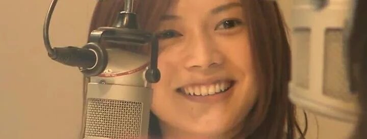 Kan Yuiの笑顔の画像は数多いけど作り笑いのものも多い 人って目見れば本心から笑ってるかどうか分かるから凄い そしてyuiの心からの笑顔は本当に可愛い T Co 2knf28jvgj