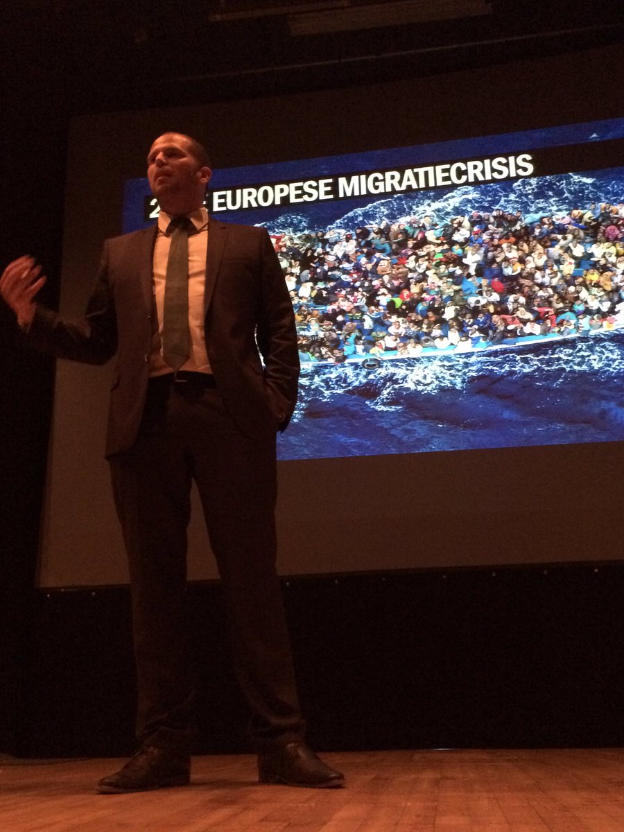 MetsuKoen's tweet photo. Theo Francken start z'n asiel- en migratietoer in Edegem. Onderdompeling in harde realiteit #sterk #daadkracht #n-va https://t.co/407UaXo3jO