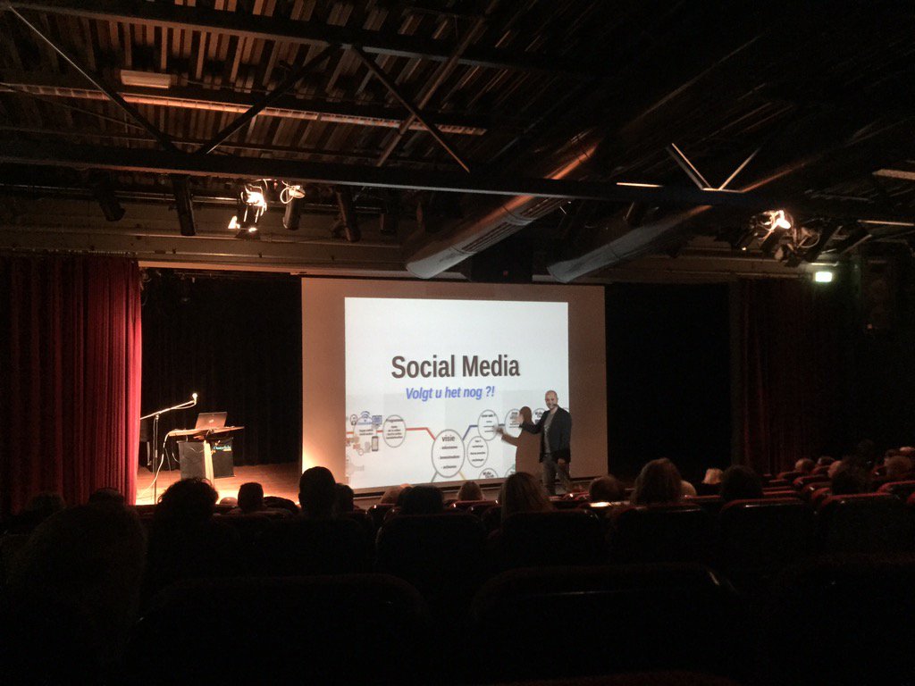 Ouderavond Oosterlicht #mediacoach #socialemedia mensen informeren en bewust maken over sociale media. Goed verhaal!