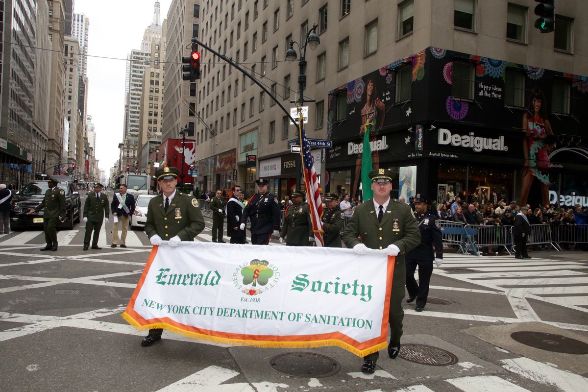 NYCSanitation's tweet photo. Happy St. Patrick's Day from the NYC Department of Sanitation! #NYCStPatsParade https://t.co/EFWM9AZdFs