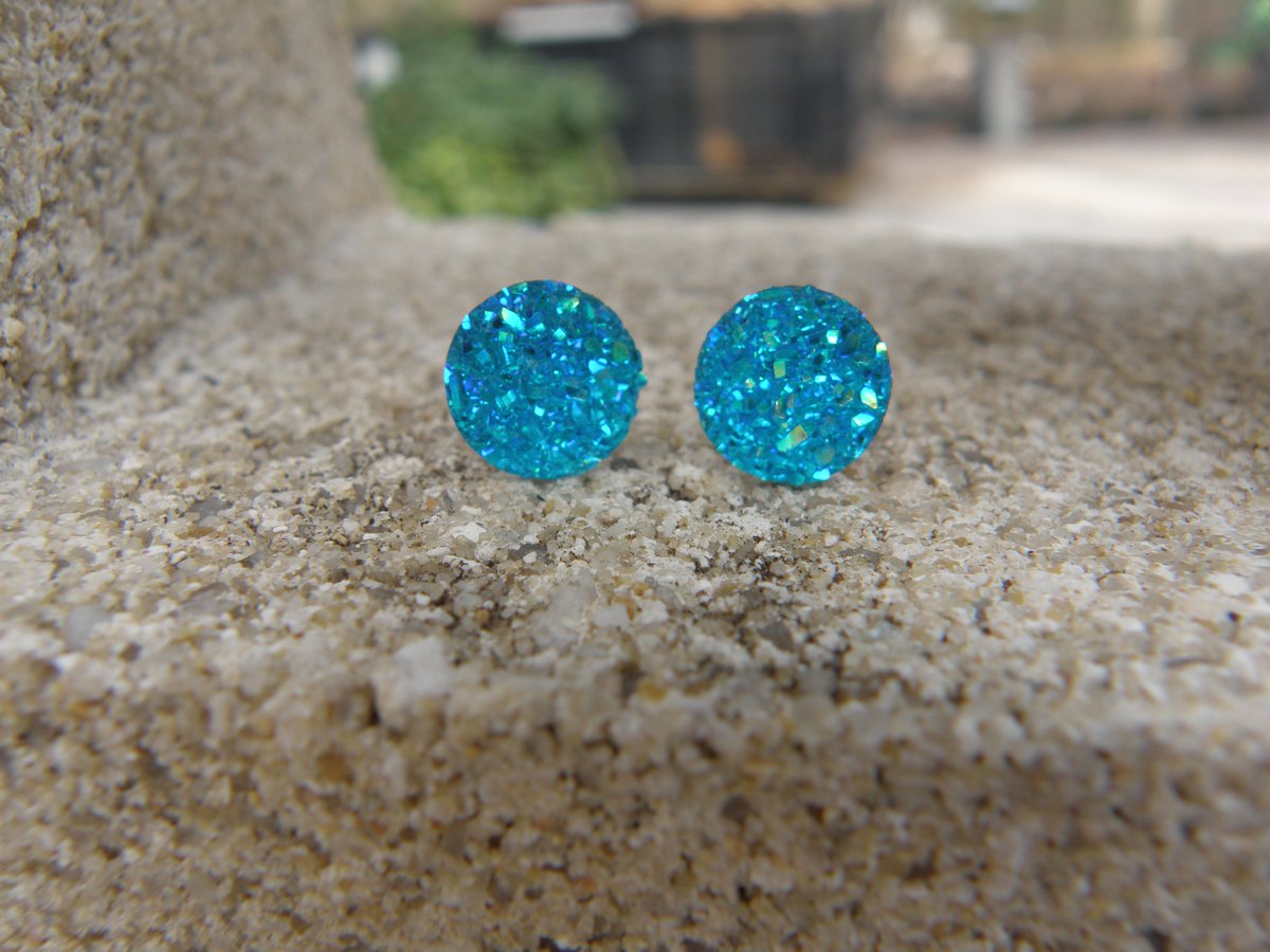 faithandgraceco's tweet photo. https://t.co/vfwQonVE3Z #druzy #druzyearrings #fauxdruzyearrings #jewelry #springjewelry #summerjewelry #forher https://t.co/qyHpfLWERS