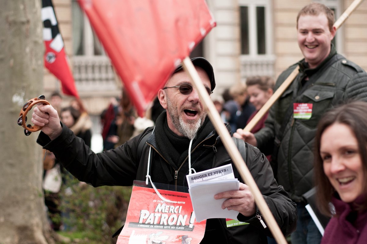 MacadamViril's tweet photo. Le #PG31 était mobilisé contre #loitravail à la manif de Toulouse. Loi El-khomri = vie pourrie. #précarité https://t.co/lnFA9kC46i
