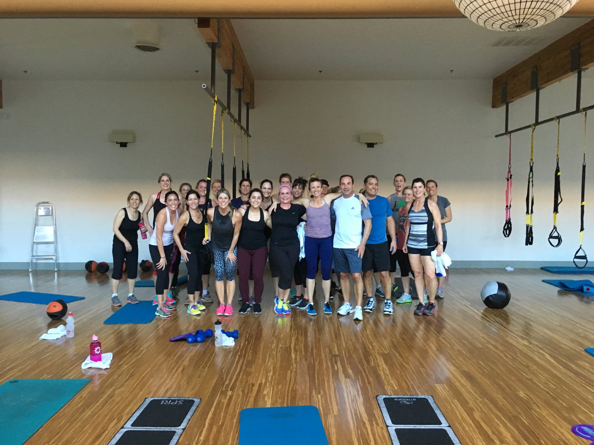 Another completely full TRX45Fit class! We're loving this great 12pm energy!