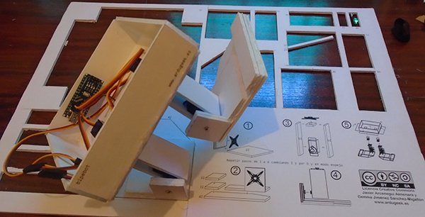 Ardugeek's tweet photo. Conoces #bipebot ? Puedes crear tu #robot bipedo por menos de 10€ descargate la plantilla en https://t.co/qOBBCP2CHm https://t.co/KkL4cAknvY