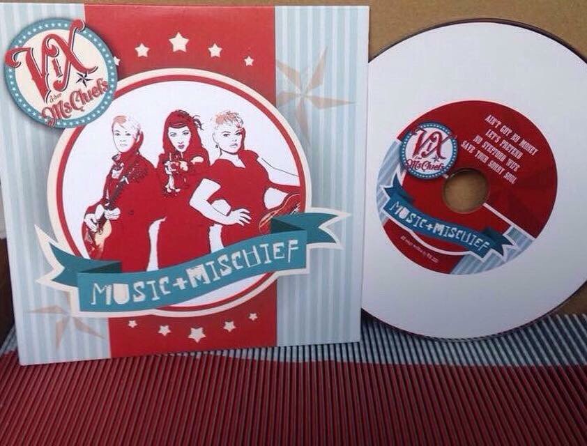 LittleBirdMerch's tweet image. All artwork done by our in house designer......