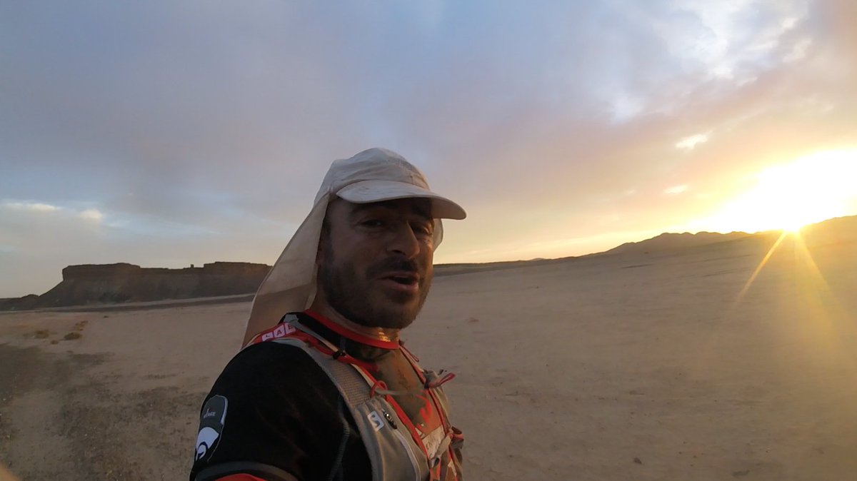 valentisanjuan's tweet photo. Ya ha caído el sol pero yo ya no puedo más #SablesNonStop a 60km de Escalera al Cielo.
https://t.co/MUd3XV8H46 https://t.co/3wVyL7MoSr