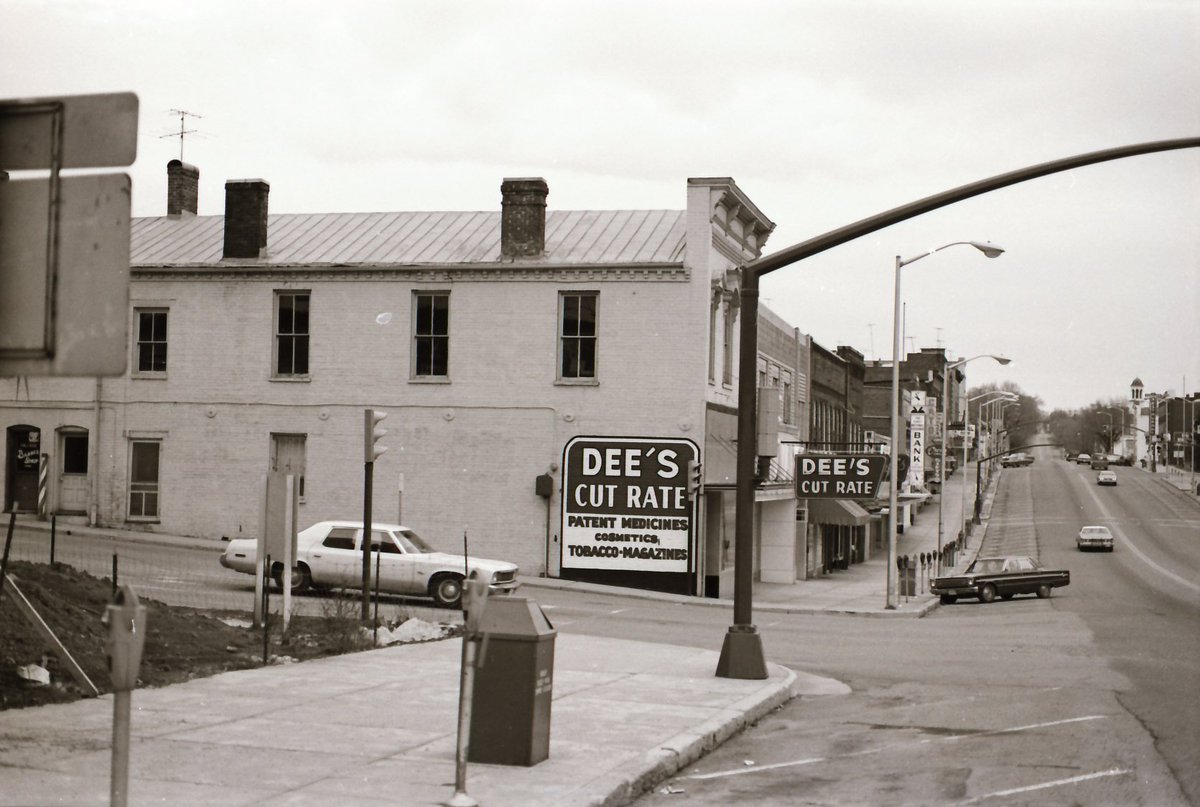 VisitWytheville's tweet photo. #TBT This photo was taken in 1975 at the intersection of 4th &amp; Main in #Wytheville. Does this look familiar to you? https://t.co/xCPt4tJ10j