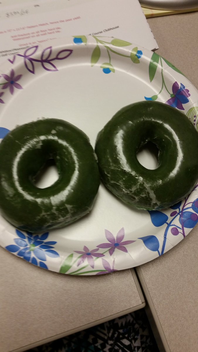 Twilight_Oasis's tweet photo. When the HR lady buys you green doughnuts from Krispy Kreme because it's St. Patrick's day. https://t.co/WgKT4TGAxA