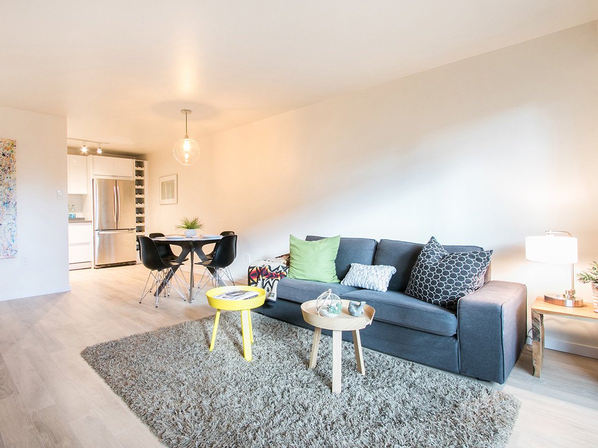 blurealty's tweet photo. This stylish little number just hit the market today! https://t.co/2LBl4D19tO #BluRealty #NewListing #Cambie https://t.co/mWAUReXhLN