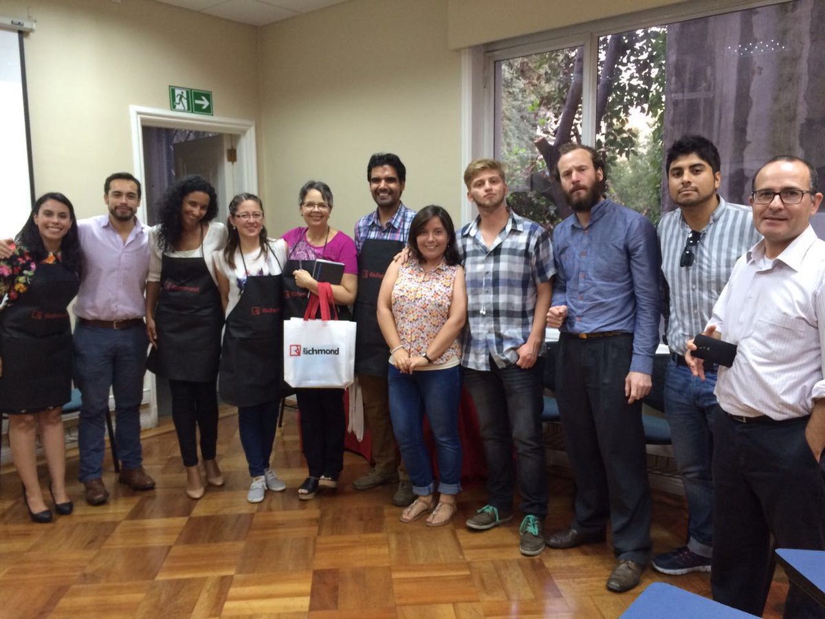 Sharing experiences and having fun with Manpower Teachers! Thank you all for your active participation! :)