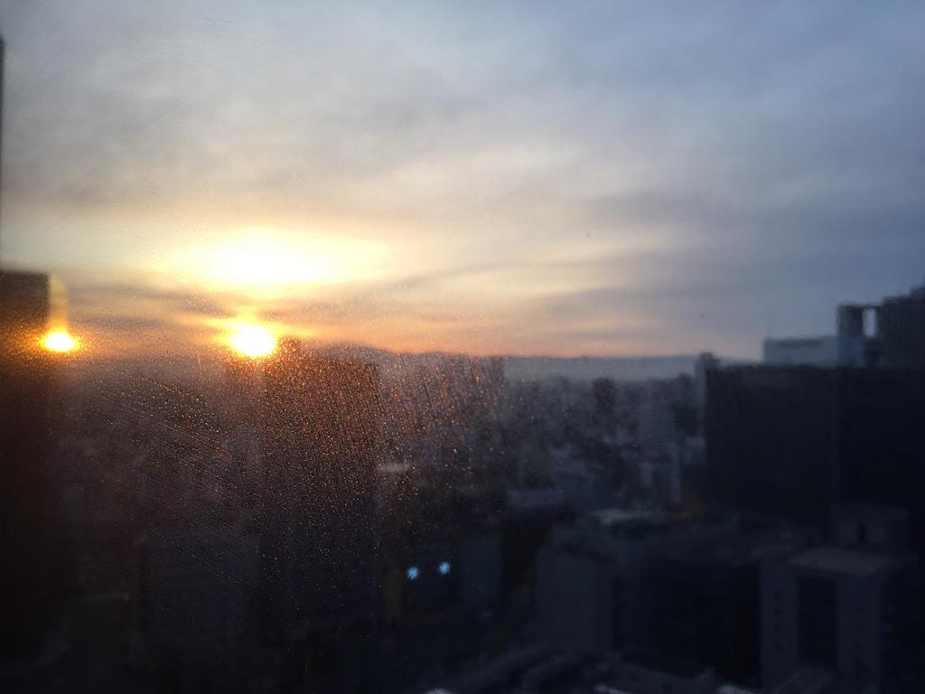 jsomgraddean's tweet photo. @jindal_utdallas Grad Students await another beautiful sunrise over Osaka, Japan! Great trip! Terrific group! https://t.co/LxGBttUANO