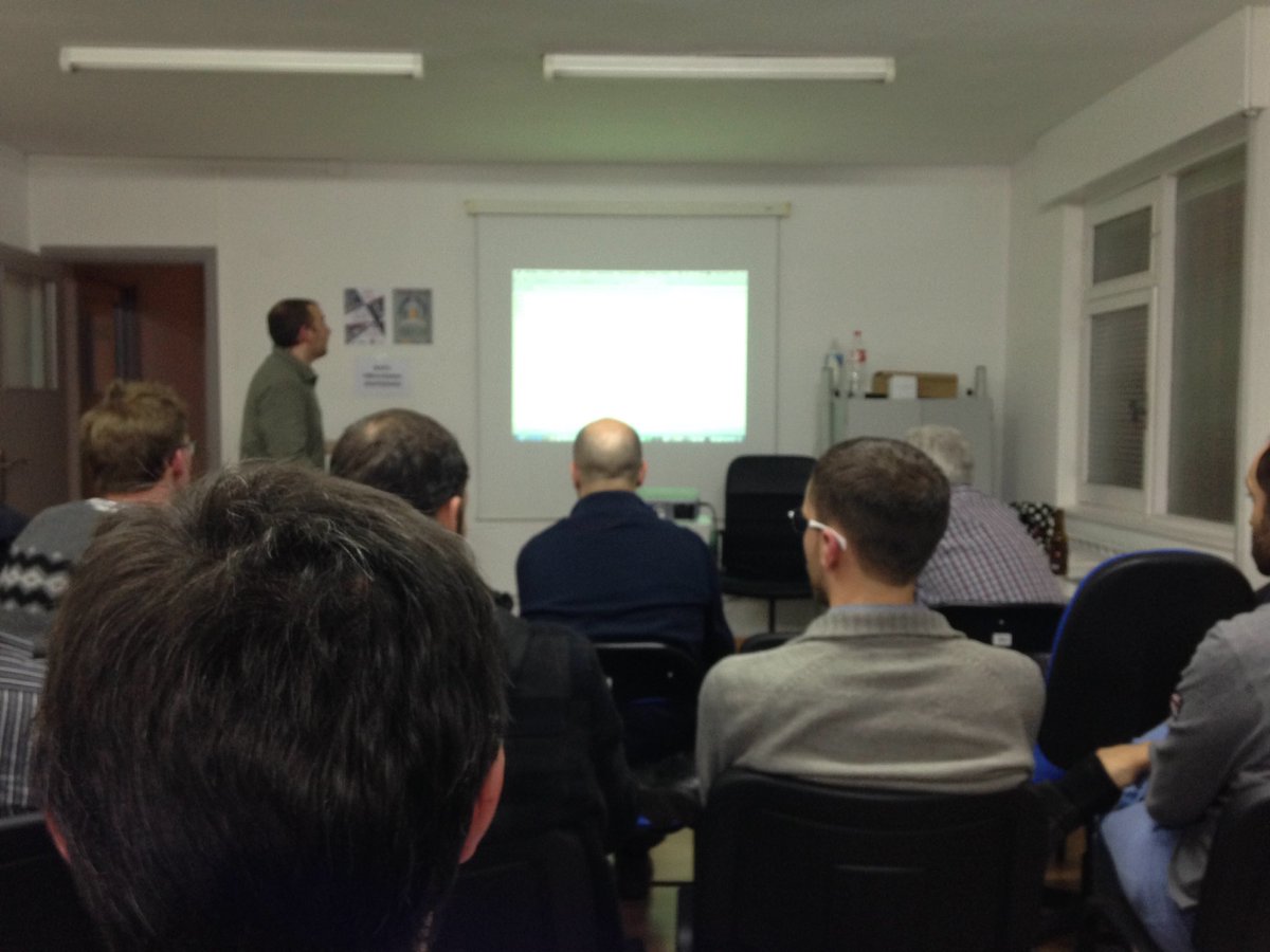 roci_munoz's tweet image. Viendo #underscorejs y #lodash con @arquitectojava en @cantabriajs @distritobeta