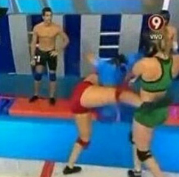 combateverdearg's tweet photo. FAIR PLAY GRITAN LOS CHOCLOS DE MIERDA PEROOO #EstalloCombate https://t.co/psmtvNczdR
