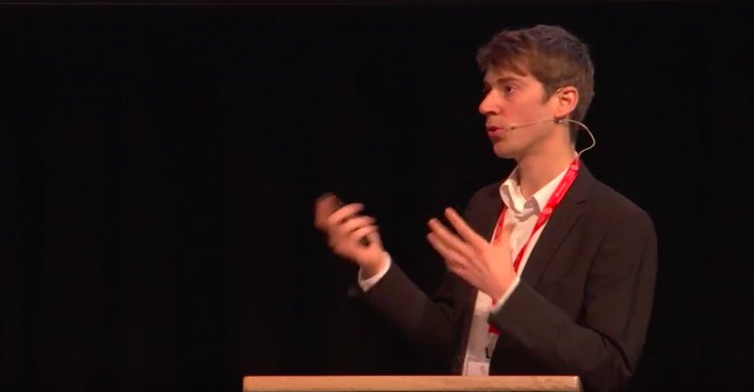 What is storytelling? At #SoMeT15EU, Jef Pelkmans of <a href="/BrandHome/">Brandhome</a> taught the craft for DMOs: ow.ly/ZvkUX