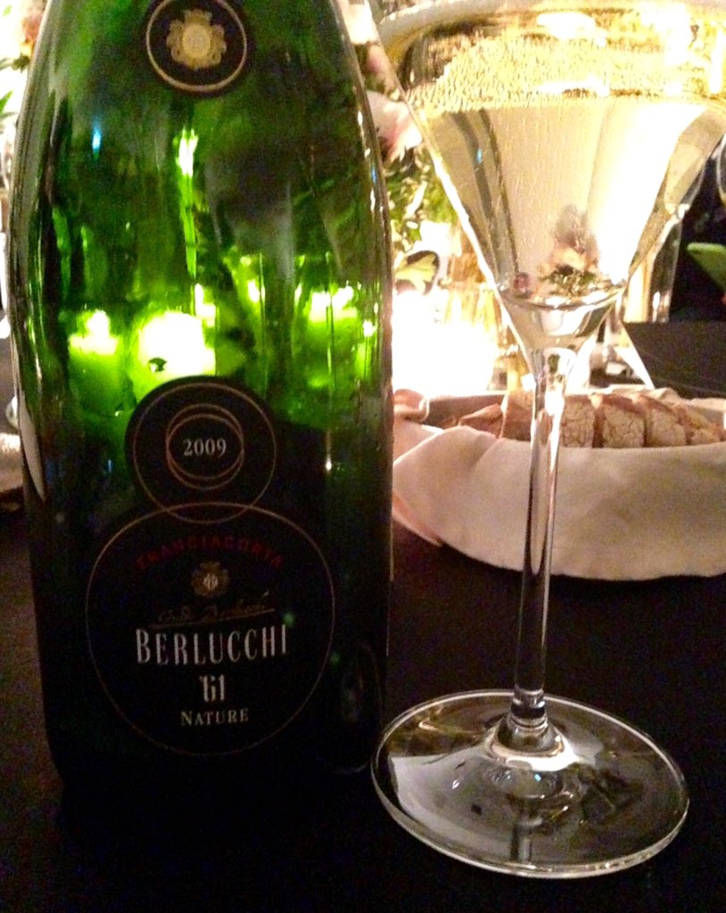 annadecovic's tweet photo. #Tasting #Berlucchi 61 #Franciacorta Nature 2009 Mandarin Oriental Milano https://t.co/Jj9yOAcN7b